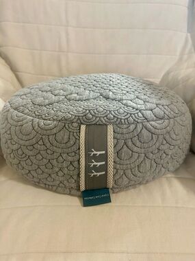 Brentwood Home Meditation Cushion Buckwheat Zafu Pillow Gray Crystal Cove